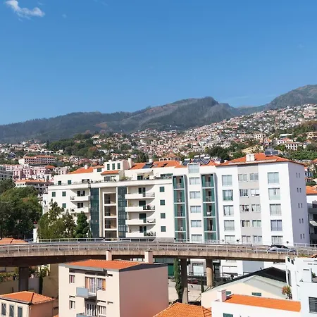 Luxurious - Casa Valentina - Rent2u, Lda * Funchal (Madeira)