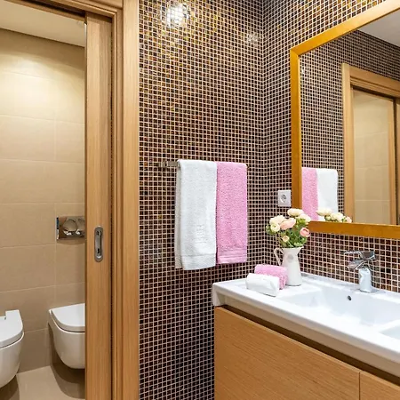 Luxurious - Casa Valentina - Rent2u, Lda فونشال
