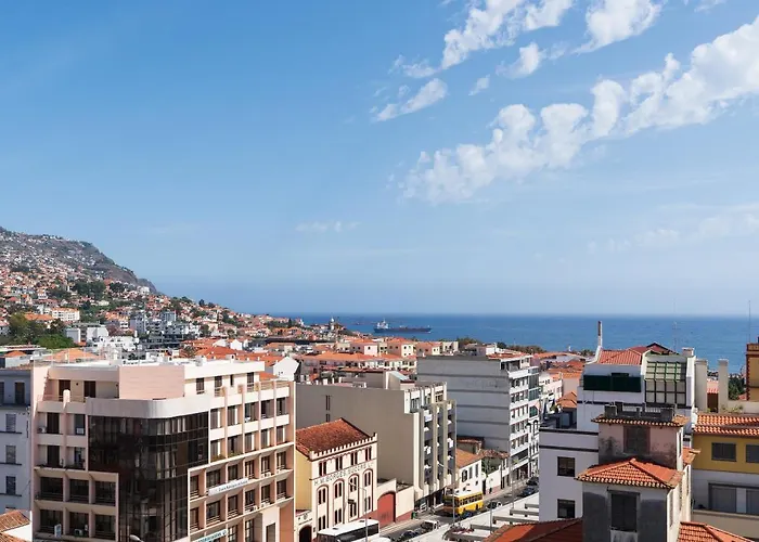 Luxurious - Casa Valentina - Rent2u, Lda