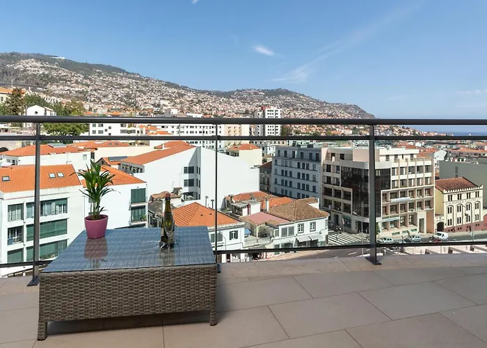 Luxurious - Casa Valentina - Rent2u, Lda