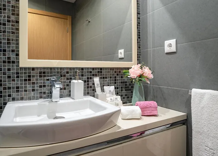 Luxurious - Casa Valentina - Rent2u, Lda *