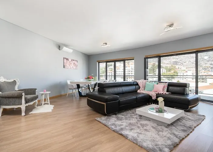 Luxurious - Casa Valentina - Rent2u, Lda 아파트 푼샬