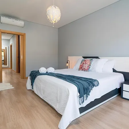 Luxurious - Casa Valentina - Rent2u, Lda Daire *
