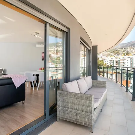 Luxurious - Casa Valentina - Rent2u, Lda * Funchal (Madeira)