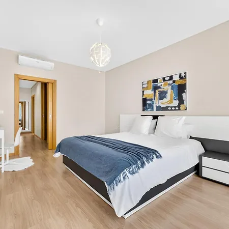 Luxurious - Casa Valentina - Rent2u, Lda