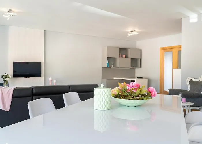 Luxurious - Casa Valentina - Rent2u, Lda Funchal