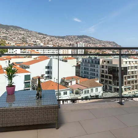 Luxurious - Casa Valentina - Rent2u, Lda